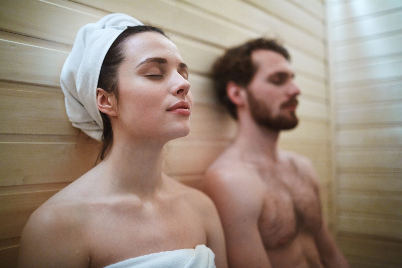 ¿Cómo favorece la sauna el romanticismo en pareja? 