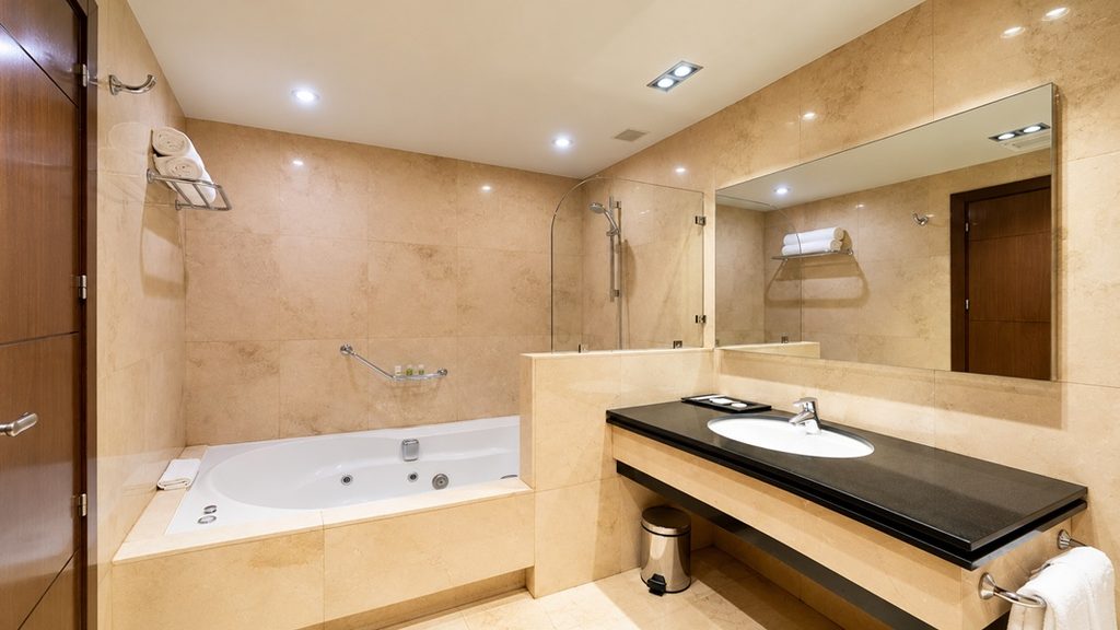 Habitaciones con hidromasaje: por qué siguen siendo uno de los planes favoritos en pareja